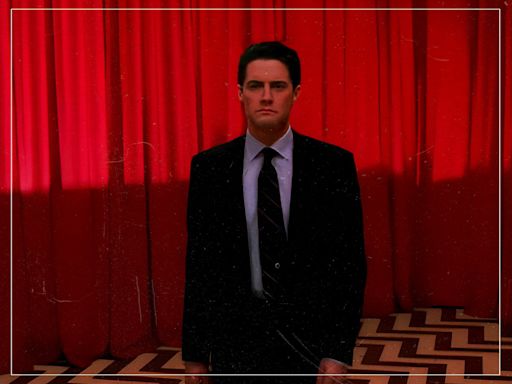 What does Laura whisper to Dale Cooper in 'Twin Peaks'?