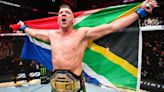 ¿Quién reina en Australia? Picks y apuestas para UFC 305: Du Plessis vs. Adesanya