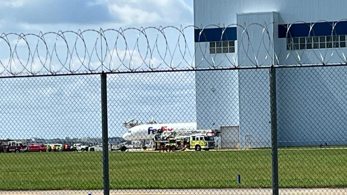 Crews investigating hangar fire at Indianapolis International Airport