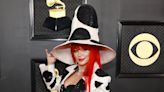 Shania Twain fans react to singer’s ‘Cruella De Vil’ look at 2023 Grammys: ‘Supervillain convention’