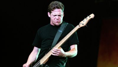 Metallica producer offers a theory for Jason Newsted’s inaudible bass on …And Justice For All