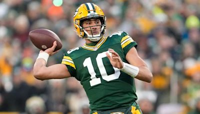 Why isn't Jordan Love practicing? Packers QB awaiting contract extension, 'holding in' at training camp | Sporting News