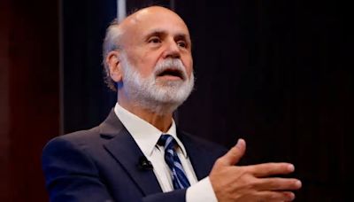 Ben Bernanke dice que el Banco de Inglaterra debe renovar su modelo económico clave