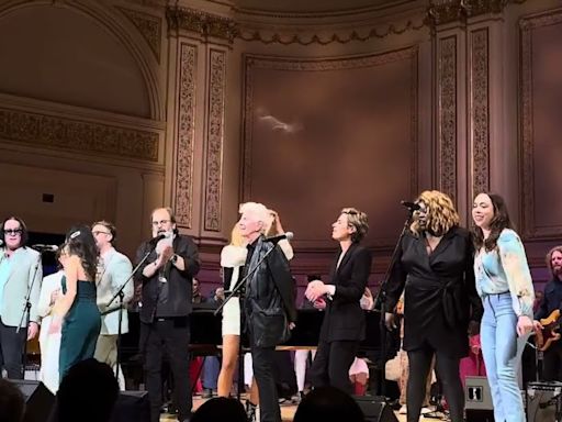 Graham Nash Performs At Last Night's Carnegie Hall Tribute To Crosby, Stills & Nash: Watch