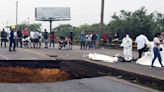 Cuatro muertos y cuatro heridos por la caída de la calzada de un puente en Barranquilla