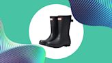 Sarah Jessica Parker’s ‘And Just Like That’ Rainy Day Uniform Includes Hunter Boots — And They’re on Sale