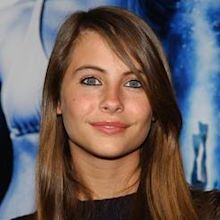 Willa Holland