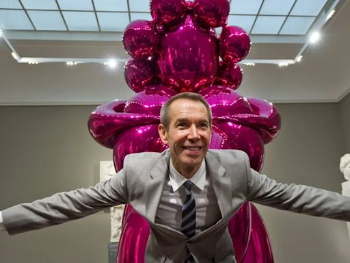 Quién es Jeff Koons, el artista provocador que gana millones con sus perros de globos y conejos de acero