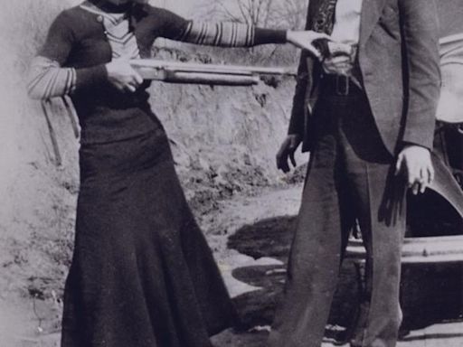 Bonnie e Clyde: Como o casal de bandidos foi morto em emboscada, há 90 anos