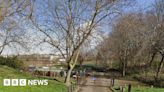 Wakefield: Police inquiry after body found in Calder and Hebble Navigation