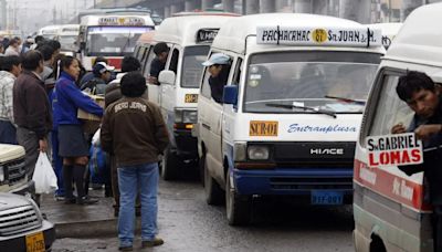 Obras y desvíos paralizan el tránsito en Lima: responsables justifican retrasos por tuberías de 60 años