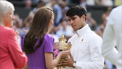 Kate Middleton entregó el trofeo a Carlos Alcaraz; así fue su presencia en la final de Wimbledon