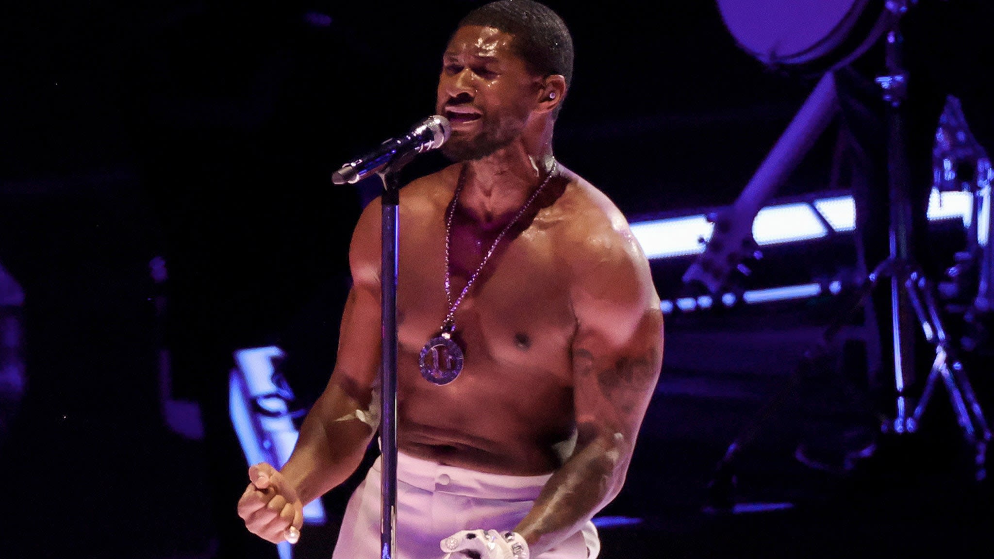 Usher's Secret to His Fit Physique: No Food on Wednesdays!