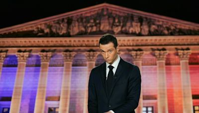 France votes in snap polls as far right eyes power