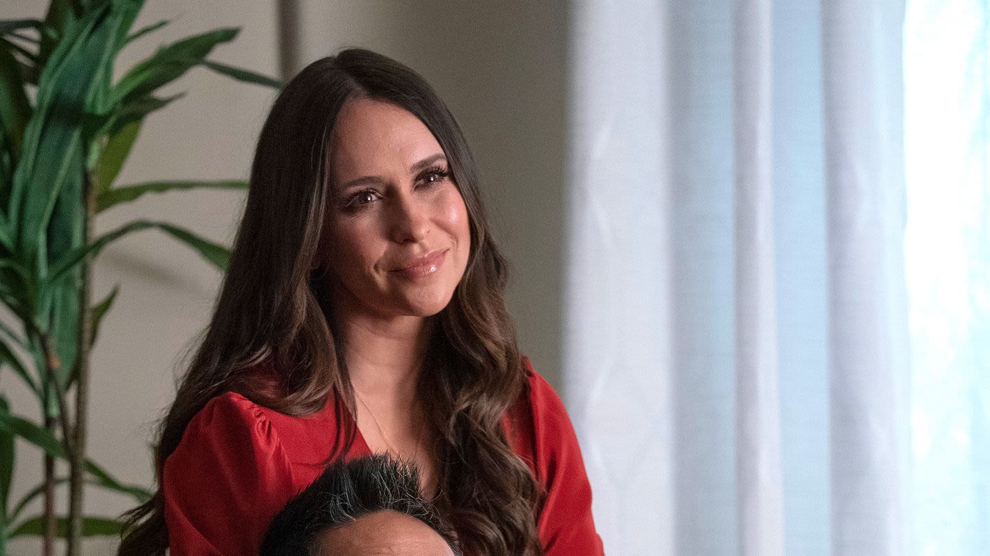 '9-1-1' Fans Are Ecstatic Over Jennifer Love Hewitt's "Secret" Movie News