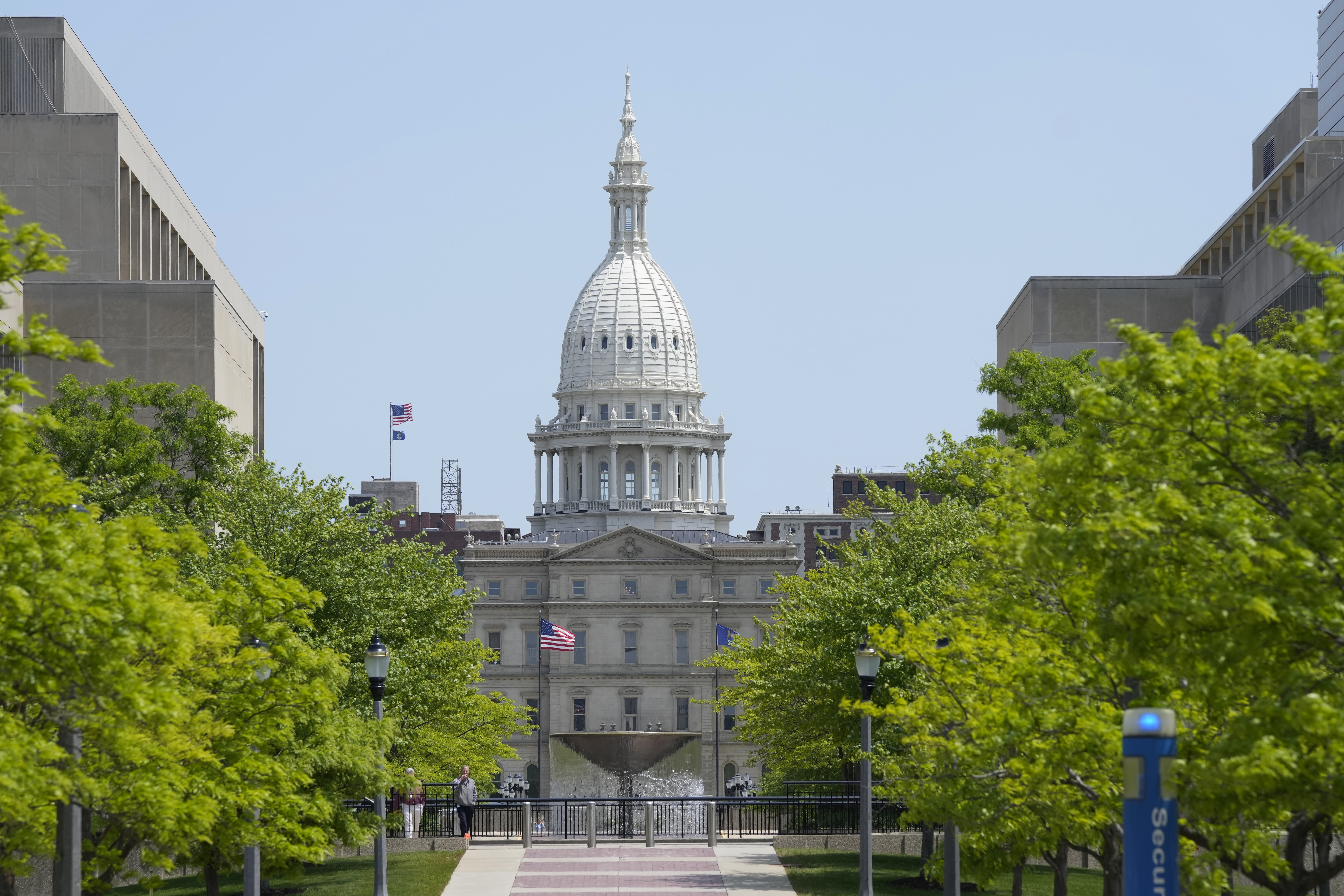 Michigan lawmakers pass budget overnight after disagreements in funding for schools