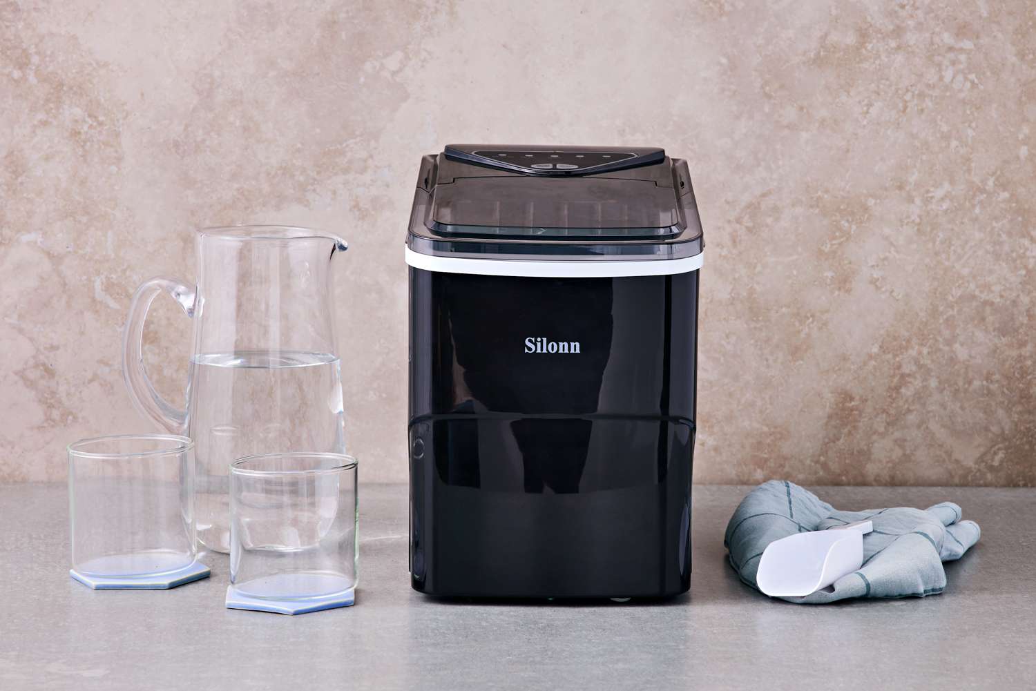 One of the Best Countertop Ice Makers We Tested Is Under $100 Today at Amazon