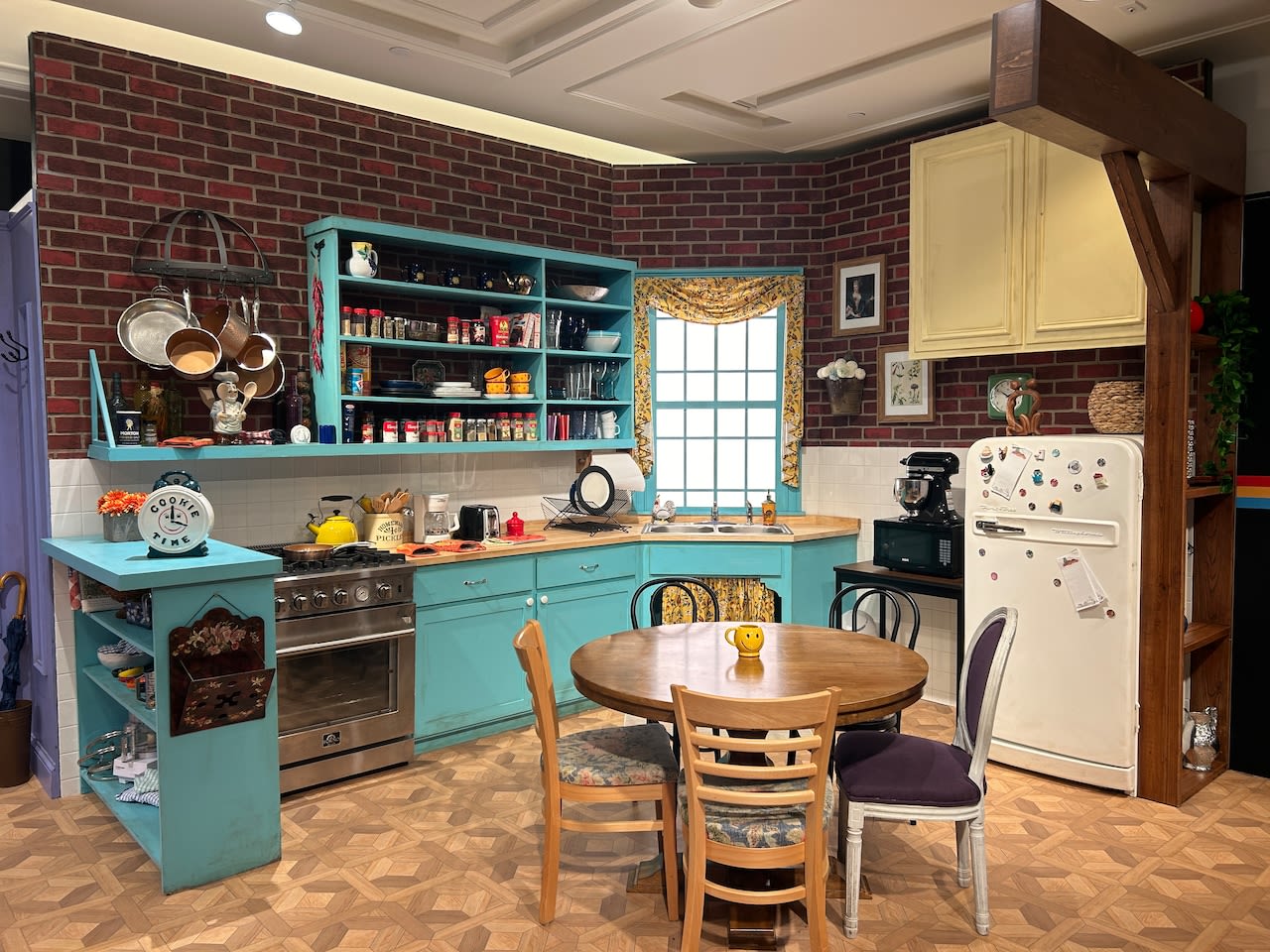 Star in your own ‘Friends’ episode at new immersive experience in Boston