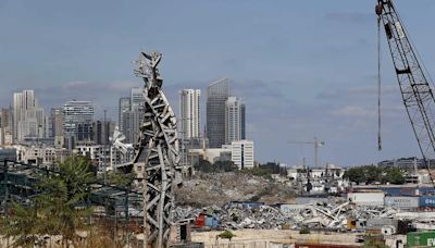 Manifestantes recuerdan a víctimas de la explosión del puerto de Beirut y señalan a los "dirigentes criminales"