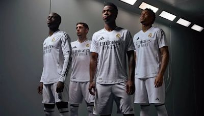 El Real Madrid presenta su nueva camiseta "minimalista" con detalles en negro