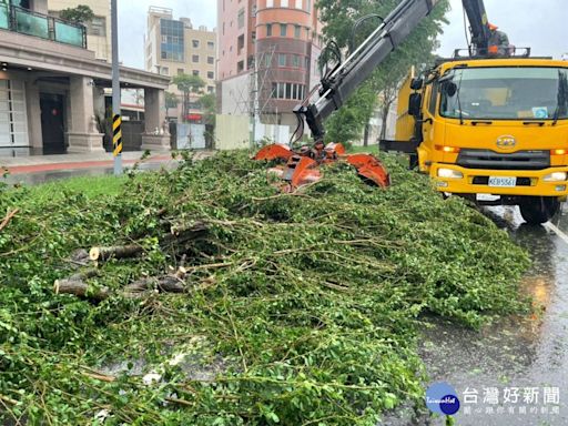 凱米風雨肆虐 南市環保局全力動員清運