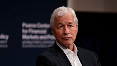 Jamie Dimon is bothered by federal employees not working in their D.C. offices 5 days a week