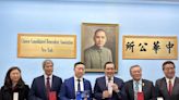 馬英九訪中華公所 呼籲兩岸和平