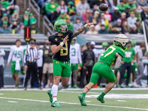 Dillon Gabriel’s Green team tops White team led by Dante Moore, Austin Novosad in Oregon spring game