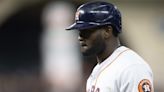 Astros’ Yordan Alvarez has sore hand, won’t take BP for a few days