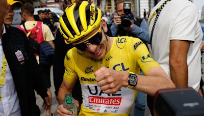 Tour de France fan throws crisps in Tadej Pogacar’s face during wild stage