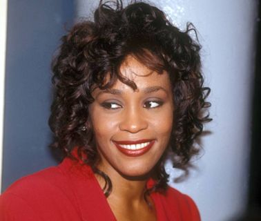 Whitney Houston Young: How the Singer Became ‘The Voice’