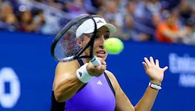 Tennis-Swiatek to miss Korea Open due to fatigue, Pegula out with injury