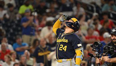 The Brewers gathered for a 'reset' talk ahead of the stretch run. Then, they crushed the Nationals.