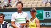 Laura Siegemund and Edouard Roger-Vasselin win the French Open mixed doubles final