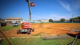 Anuncian mejoras en complejos deportivos de Aguadilla y Manatí