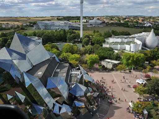 Futuroscope: un ouvrier fait une chute mortelle sur le chantier d'une attraction, une enquête ouverte