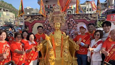 蘭陽媽祖文化節海陸遶境 金媽祖率百餘船隊浩蕩出航