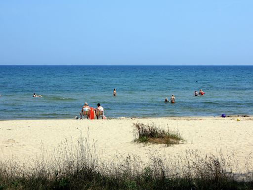 Dangerous currents in Great Lakes claim lives every summer. Here's what you need to know about them.