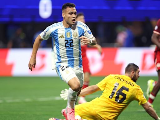 Argentina inicia con éxito la defensa de la Copa América ganando 2-0 a Canadá