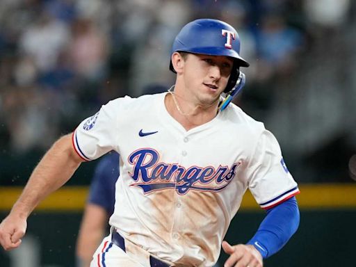 Rangers Power Past Mariners, Reclaim First Place