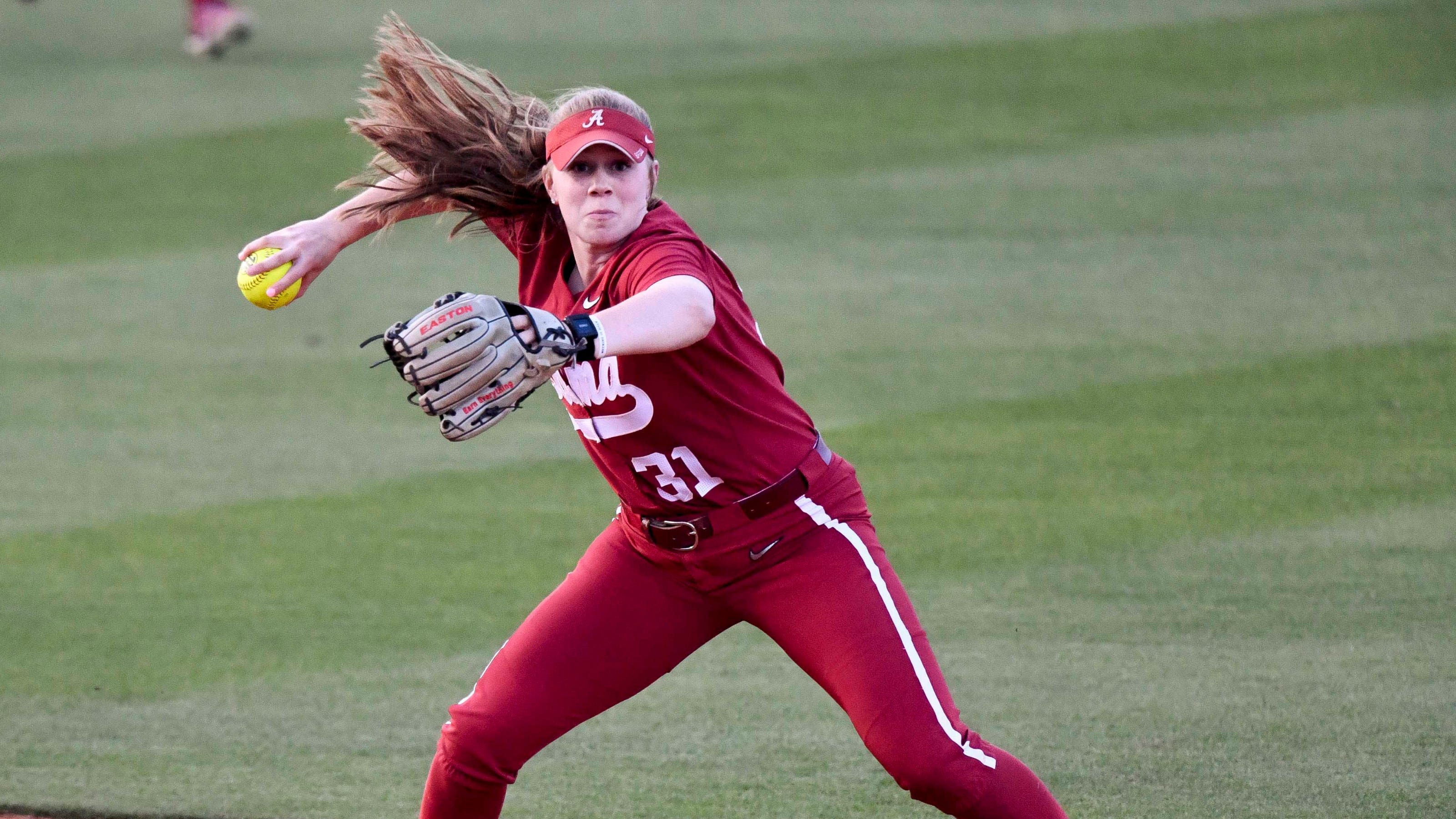 Alabama softball starting shortstop Kenleigh Cahalan enters transfer portal after two years with Crimson Tide