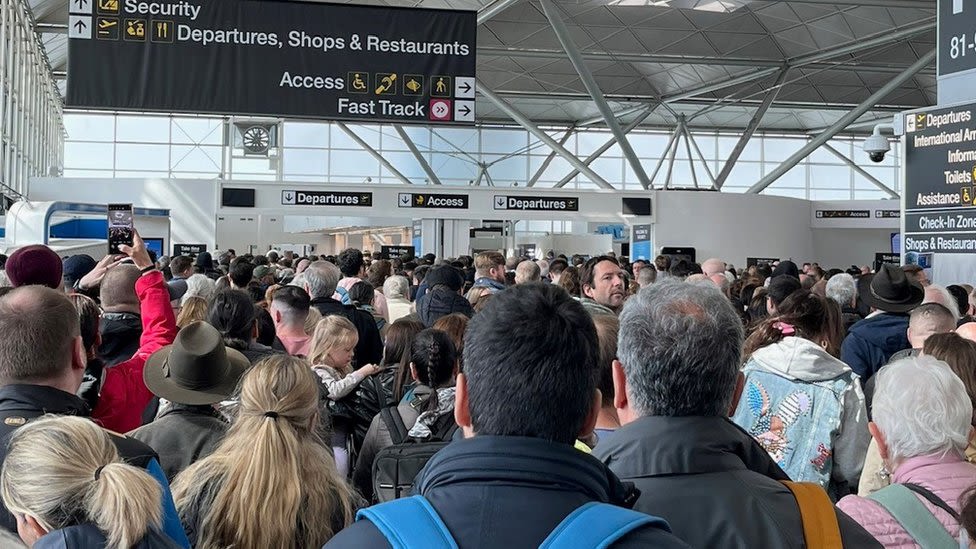 Stansted airport power cut caused 'chaos', passengers say