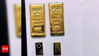 2.2kg gold worth 1.5cr seized, 4 held | Jaipur News - Times of India