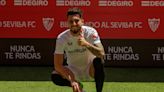 Alex Telles llega al Sevilla para "trabajar con pasión"