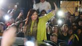 El atentado contra Cristina divide opiniones en redes: los que repudian el intento de magnicidio y los que ven "un montaje"