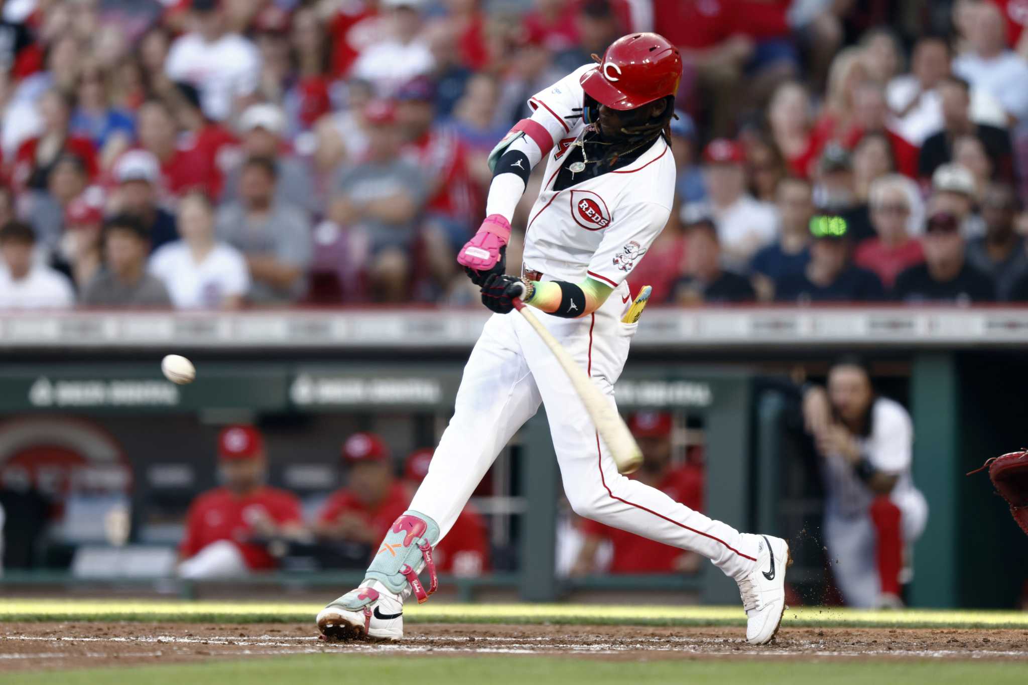 Elly De La Cruz slams a 3-run homer on the anniversary of his major league debut, Reds beat Cubs 8-4