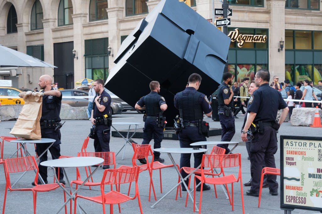 Man randomly slashed in neck near NYC’s Astor Place Cube; attacker still at large