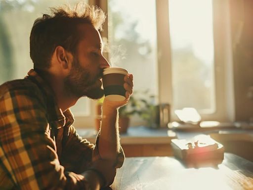 ¿Evitar el café al despertar? Los científicos debatieron sobre los beneficios y contras de la dosis matutina