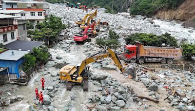 Aumenta a 8 el número de víctimas por un deslizamiento de tierra en el centro de China