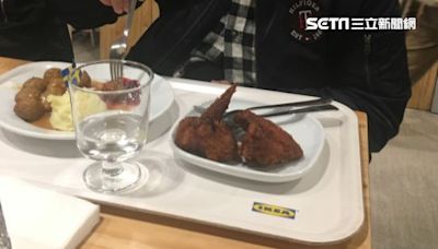 IKEA吃飯「購物袋佔位」被丟地上！她氣炸：故意裝沒聽到 兩派網友吵翻